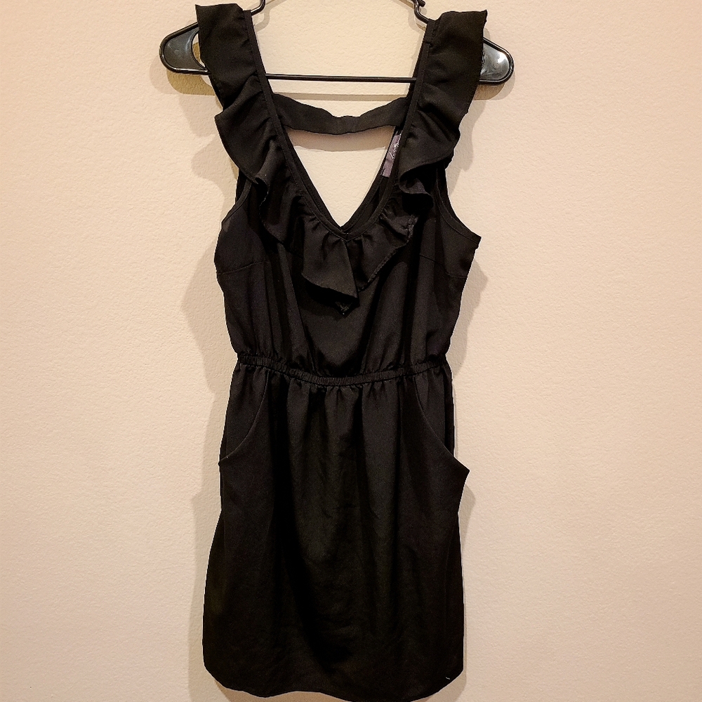 Black dress with pockets